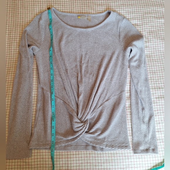 Zella Knot a Chance sweater - Picture 3 of 6